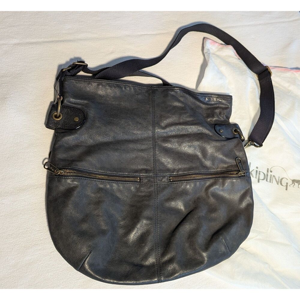 The perfect black leather Handbag